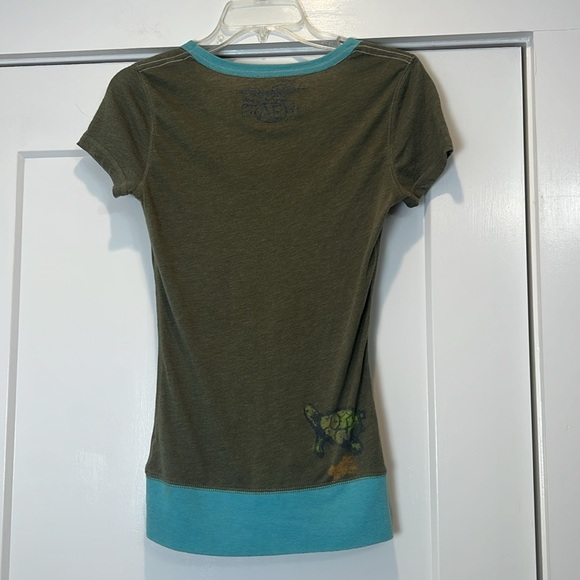 American Eagle Outfitters Green and Teal V-Neck Tee size small. - Picture 6 of 8
